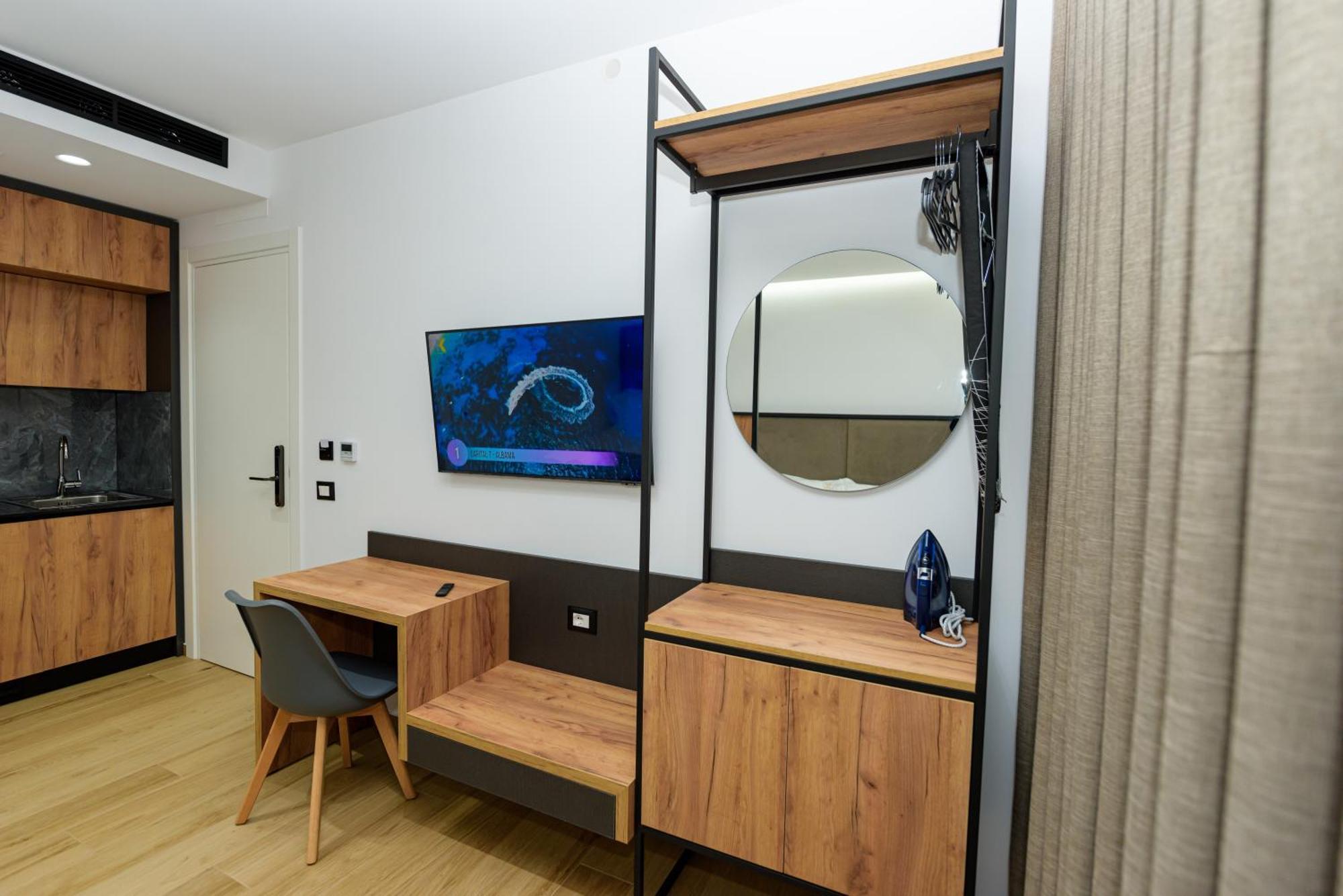 Kevin'S Aparthotel Vlorë Εξωτερικό φωτογραφία