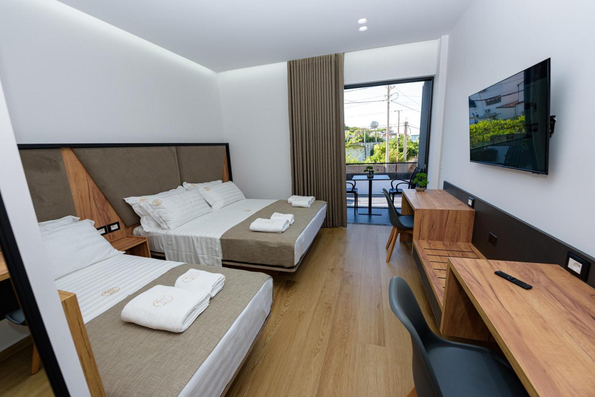 Kevin'S Aparthotel Vlorë Εξωτερικό φωτογραφία