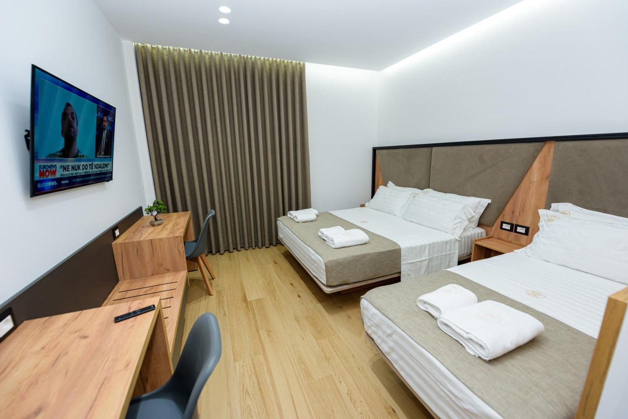 Kevin'S Aparthotel Vlorë Εξωτερικό φωτογραφία