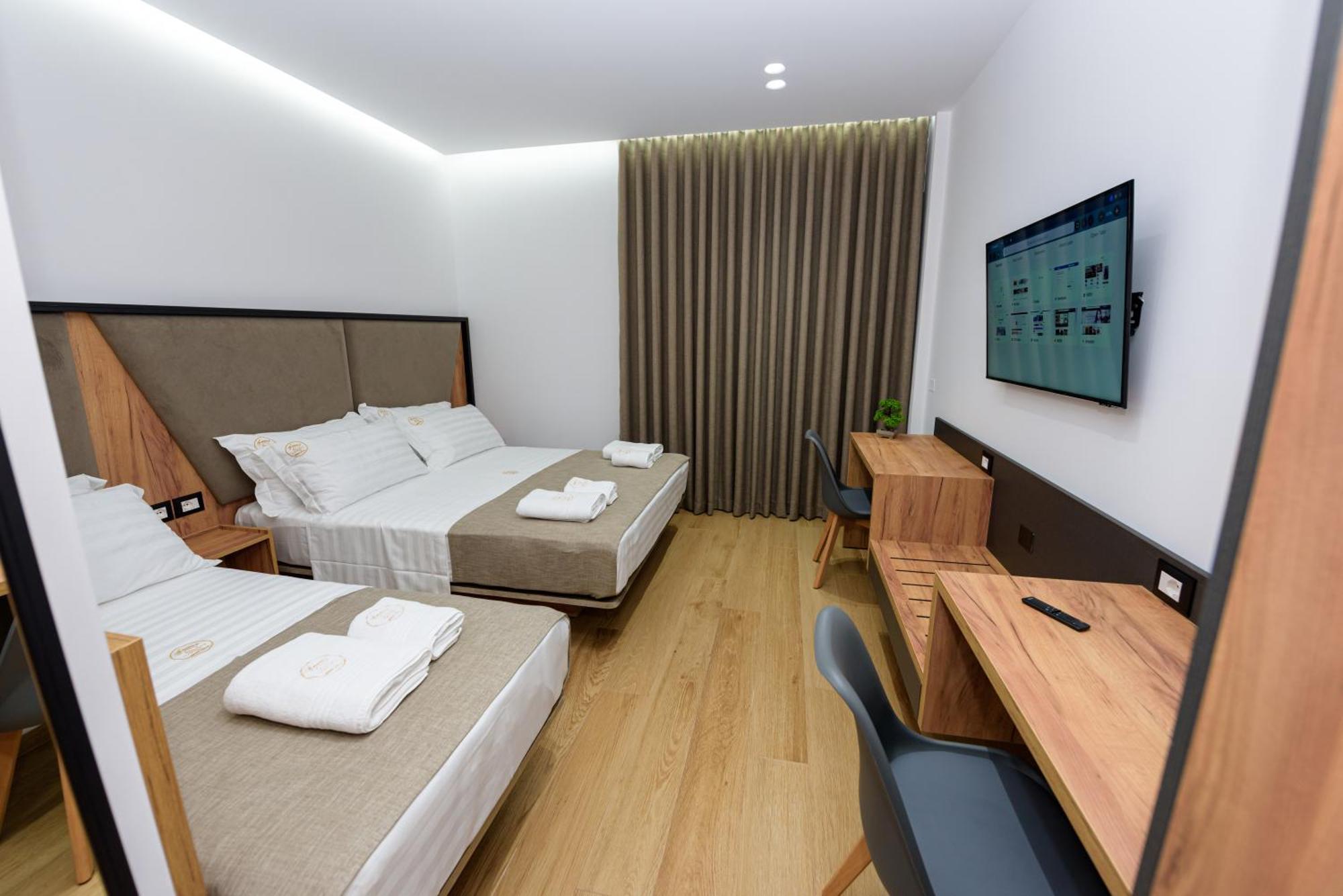 Kevin'S Aparthotel Vlorë Εξωτερικό φωτογραφία
