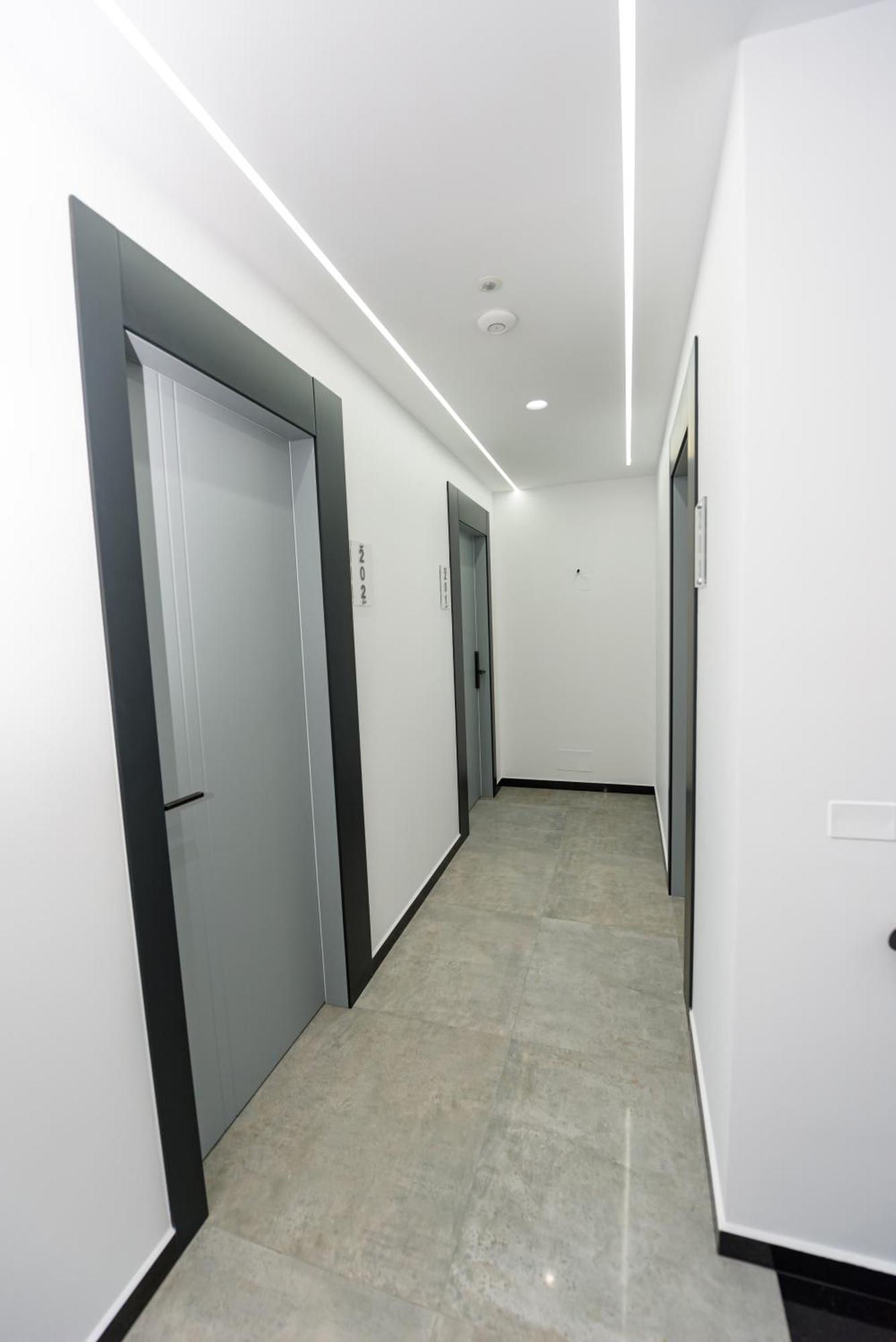 Kevin'S Aparthotel Vlorë Εξωτερικό φωτογραφία
